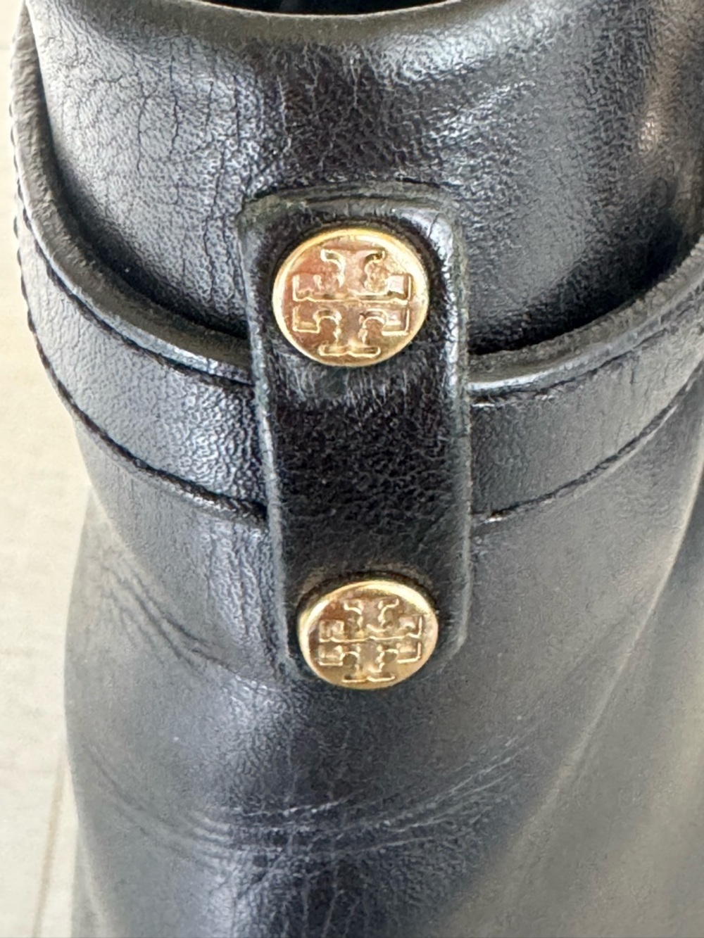Tory Burch Black Leather Buckle Zip Ankle Gold Logo Heel Booties Size 8 - Picture 10 of 12